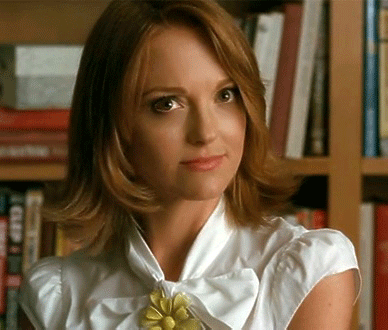Glee---Jayma-Mays-as-the-impecably-dressed-Emma-Pillsbury.gif