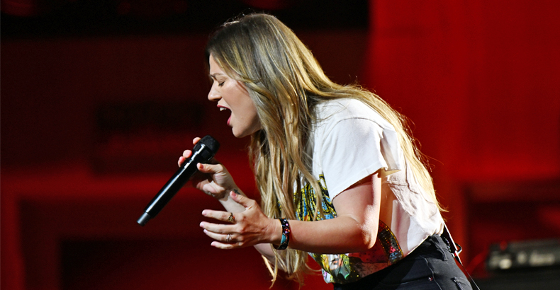 Kelly Clarkson Studio Sessions