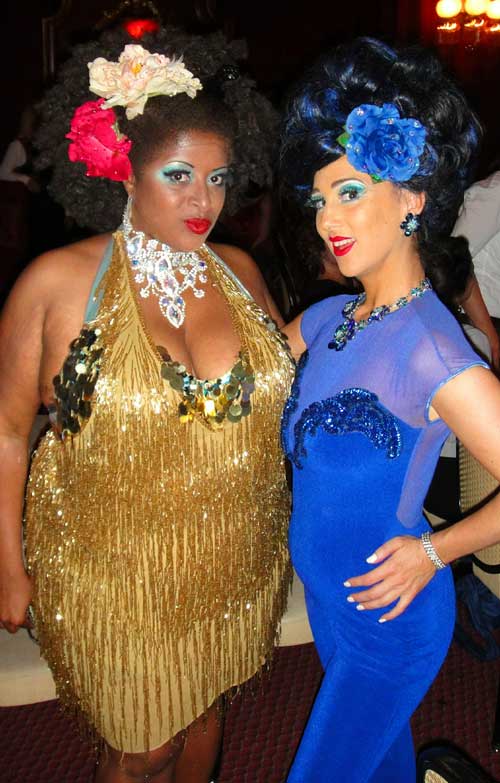 Miss Exotic 2 Miss Indigo Blue and a friend