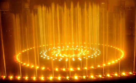 Teatro wynn fountain gold